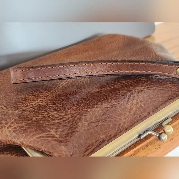 Patricia Nash Kiss Lock Large Wristlet - Picture 8 of 14